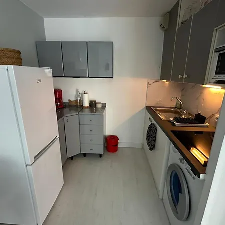 Spacieux Deux Pieces En Front De Pour 4 Personnes Ref 12 Сен-Рафаэль