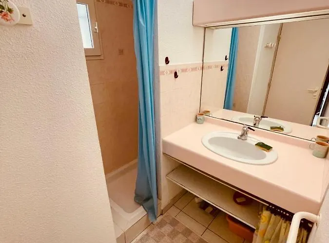 Spacieux Deux Pieces En Front De Pour 4 Personnes Ref 12 * Saint-Raphaël